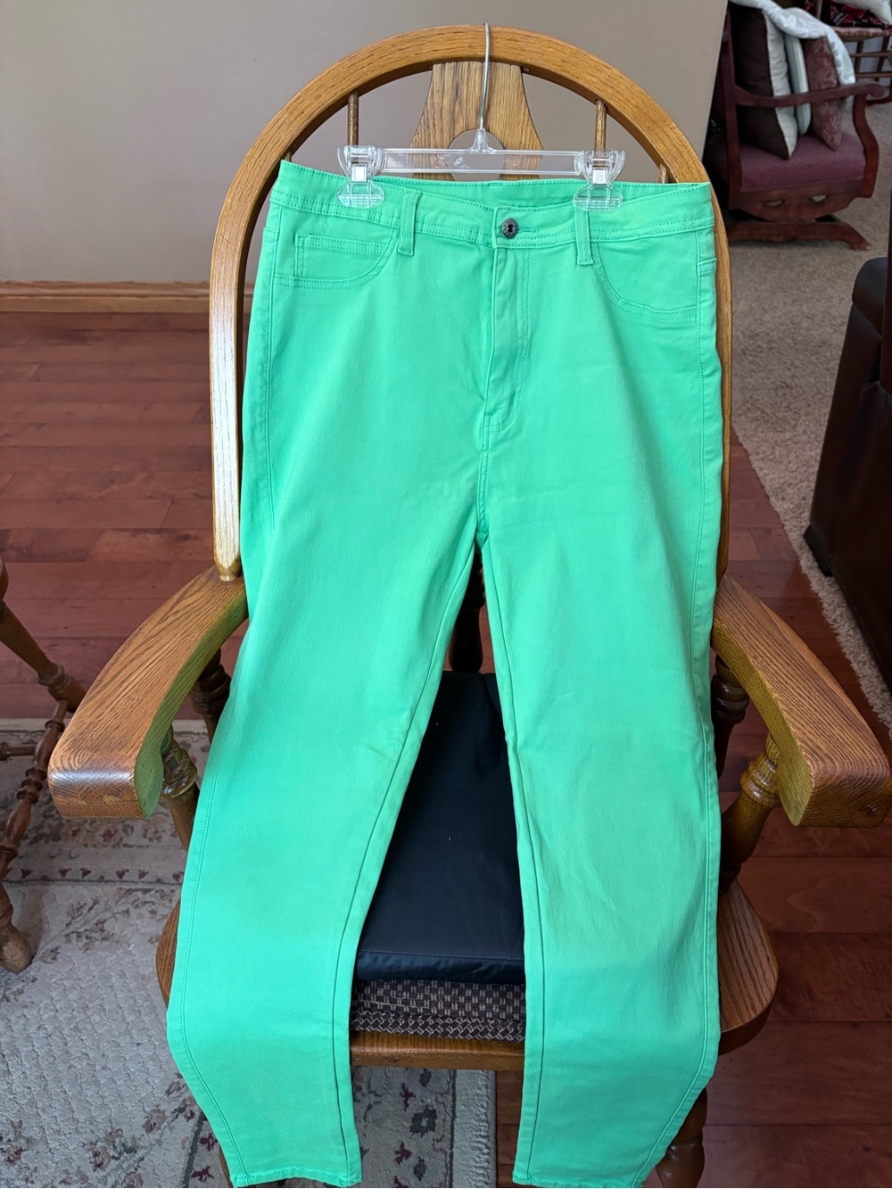 Women’s Skinny Pants in Apple Green